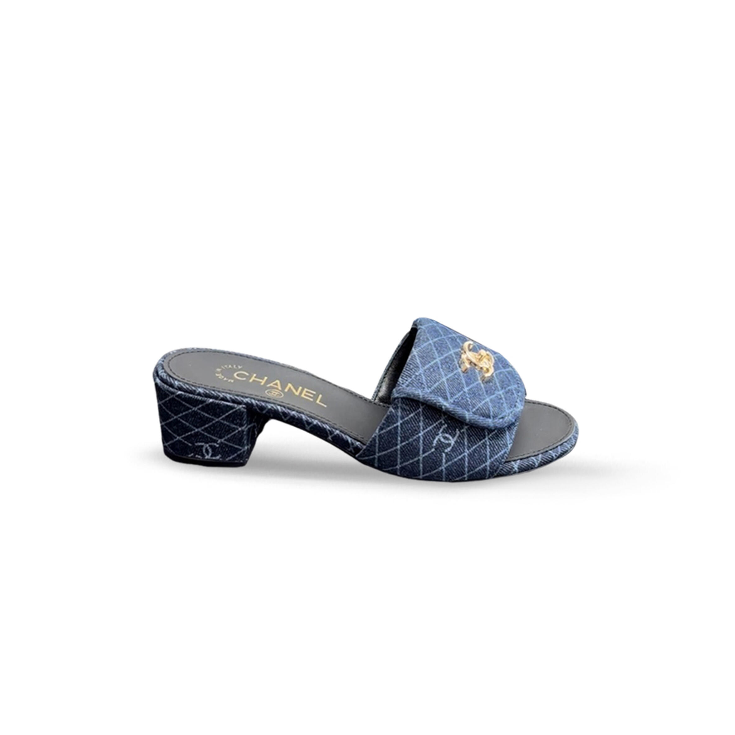 ch**el De*1m quilted turnlock slippers mules